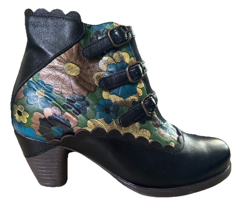 L’artiste Spring Step Booties Women’s Size 39/8-8.5 Floral Buckles Ankle Boots